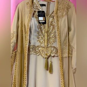 Arabic dress,